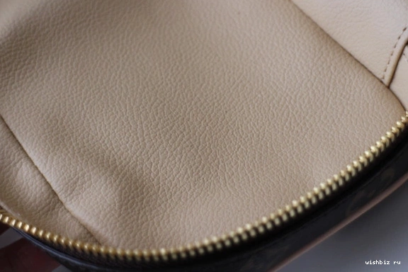 WIS TOILETRY LOUIS VUITTON BAG 0828
